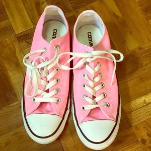 EUC pink converse